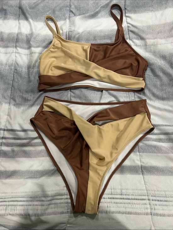 SHEIN Other - SHEIN Two-Tone Brown & Cream Twist Bikini Set